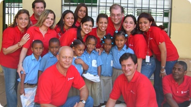 Foto del equipo para el Programa De Vuelta a la Escuela