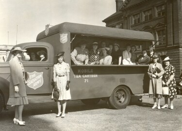 Ladies from General Office presenting a tea canteen to the Salvation Army for the war effort on 25 June 1941.