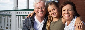 Famille réunie sur la véranda