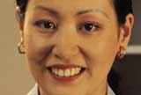 Femme d'affaires souriante