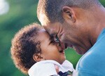 Un père et son enfant