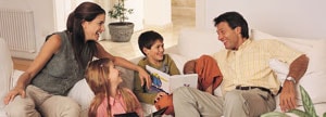 Familia sonriendo 