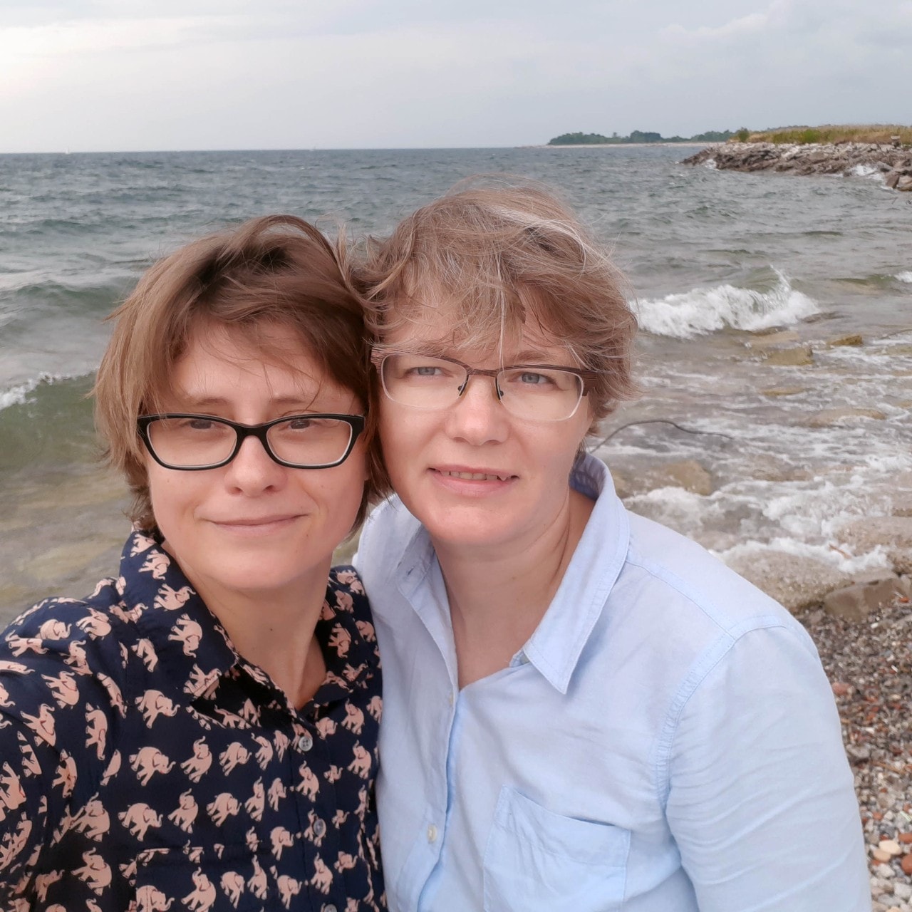 Irina Zlobina with her partner Olga Kochetkova at the beach
