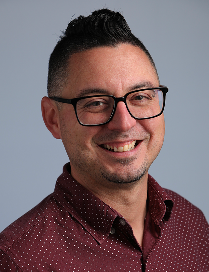 Fred Vicaire headshot