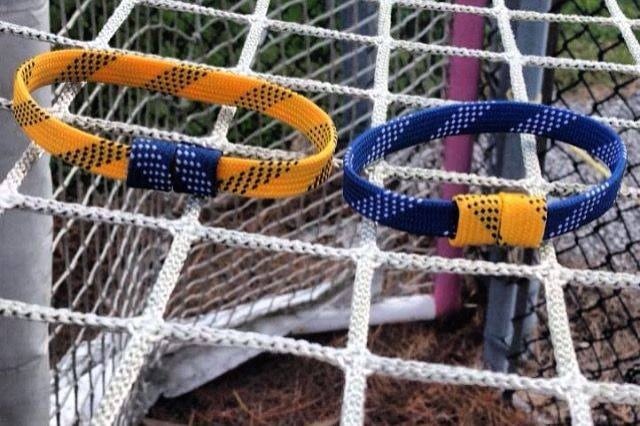 Hockey_bracelet_photo